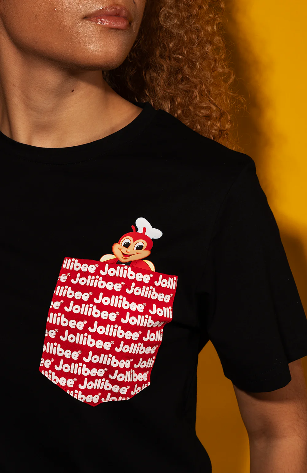 Black T-shirt With Red Pocket - Image 4