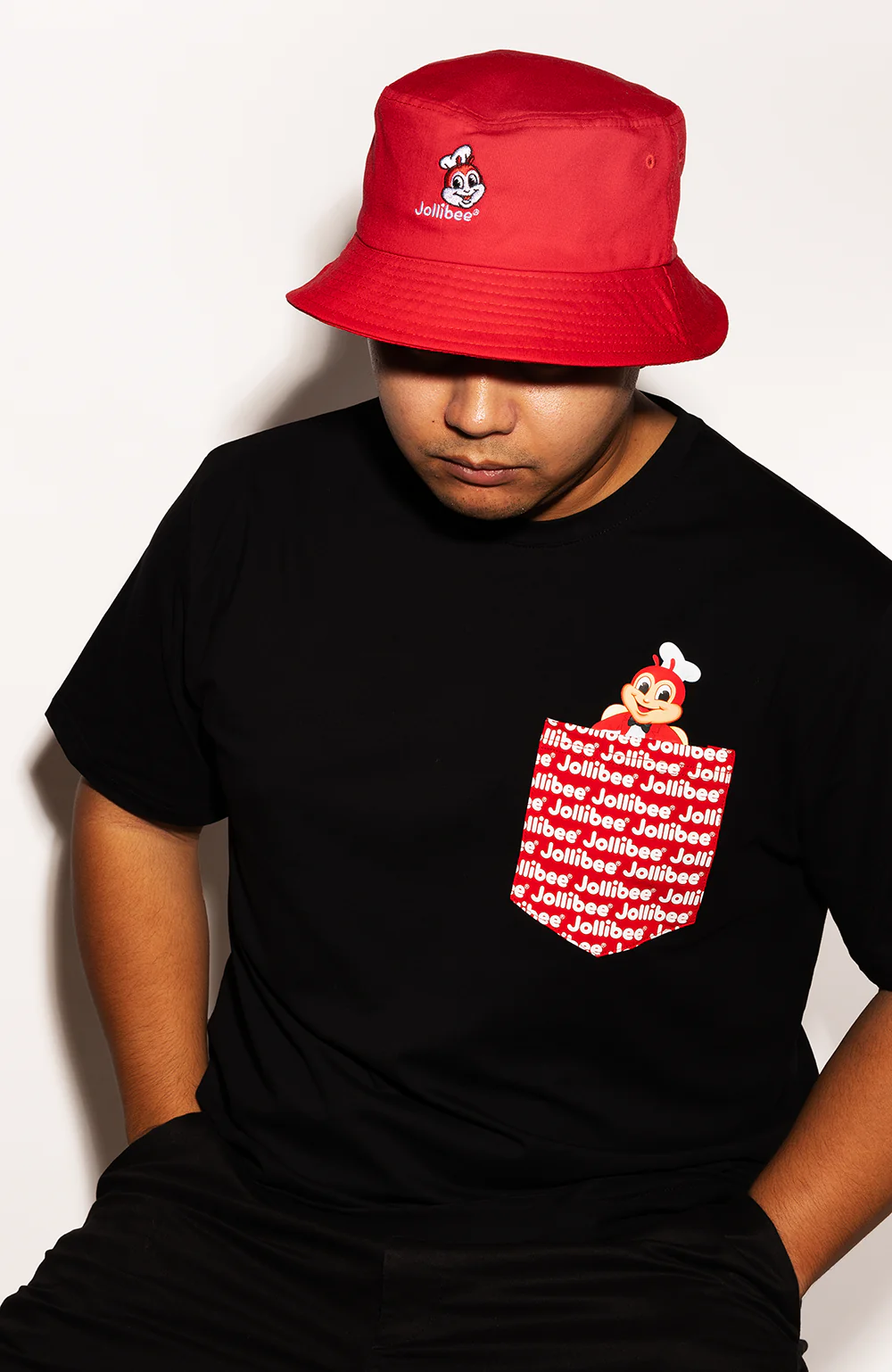 Black T-shirt With Red Pocket - Image 5